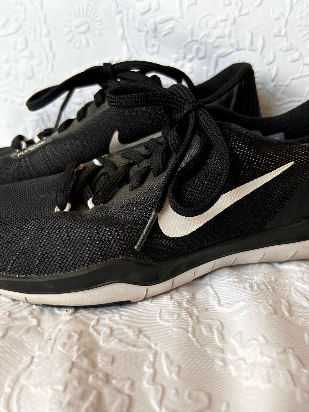 Nike Women’s Black Athletic Sneakers with White Swoosh
